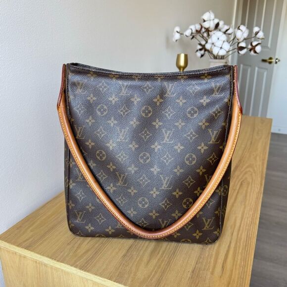 ✅AUTHENTIC✅LOUIS VUITTON LOOPING GM - Picture 3 of 15
